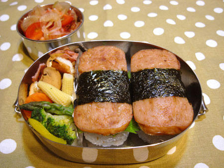 スパムおむすび弁当