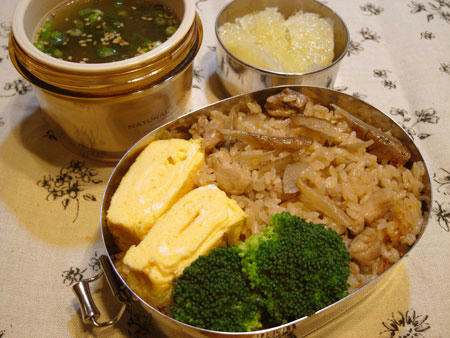 鶏ごぼうの炊き込みご飯弁当