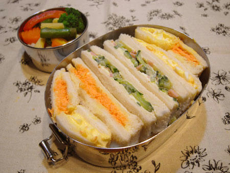 キュウリのサンドイッチ弁当