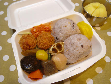 雑穀米おにぎり弁当