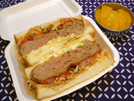 メガメンチカツサンド弁当