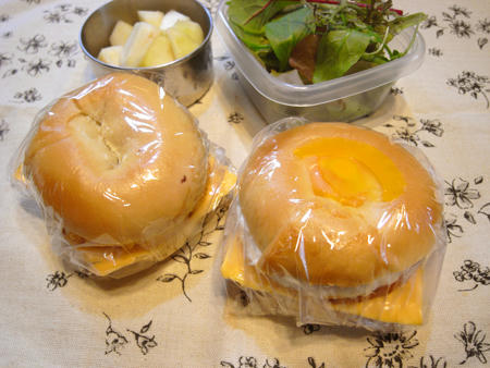 ソーセージ&エッグ・チーズサンド弁当