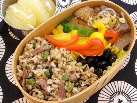 牛すじ大根弁当