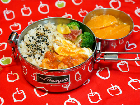 鶏とジャガイモのトマト煮弁当