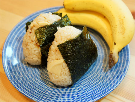 筍ごはんのおにぎり弁当