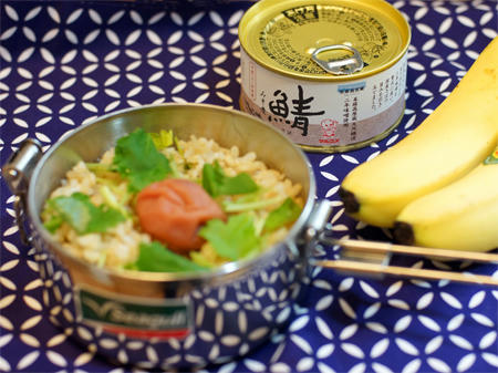 マルコメのサバ味噌煮缶弁当