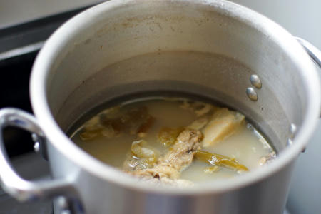 ラーメンスープ煮込み後
