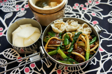 レバニラ炒め定食弁当シューマイ梨味噌汁