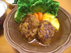 煮込みハンバーグ