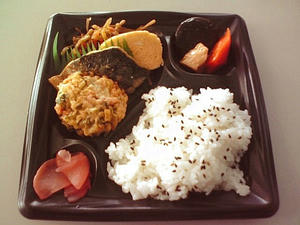 sun_seiyu_250bentou01.JPG