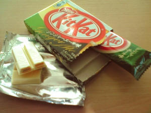 kitkat-zinzyaeruB.jpg