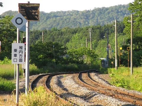 佐久駅構内から稚内方面を望む
