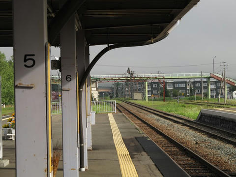 富良野駅より旭川方を望む