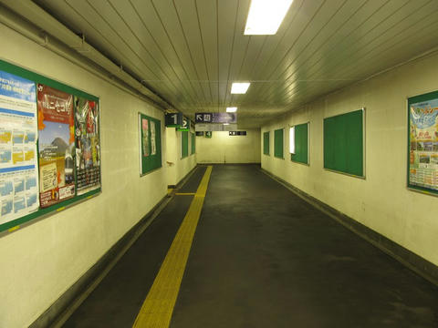 新夕張駅改札内通路