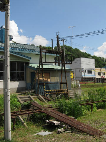 清水沢駅信号ケーブル塔