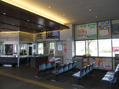 上川駅待合室