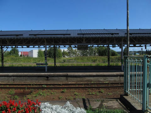 美幌駅舎内より美幌駅ホームを望む