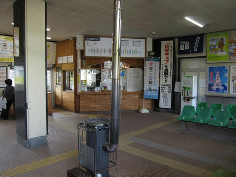 留辺蘂駅改札口・みどりの窓口・券売機
