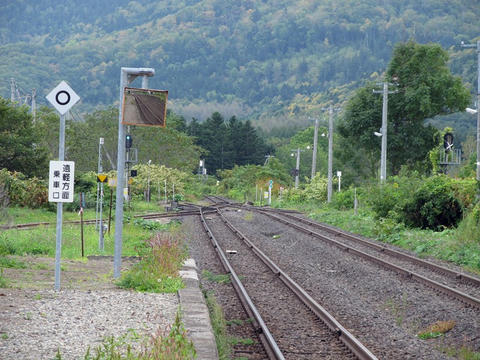 瀬戸瀬駅から遠軽方面を望む