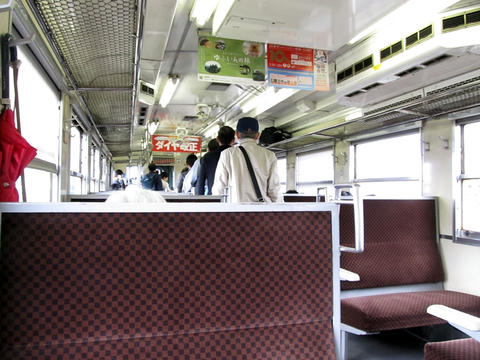 キハ47 9075車内