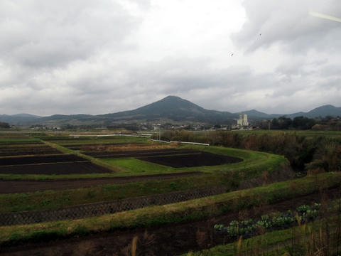 指宿枕崎線から望む開聞岳