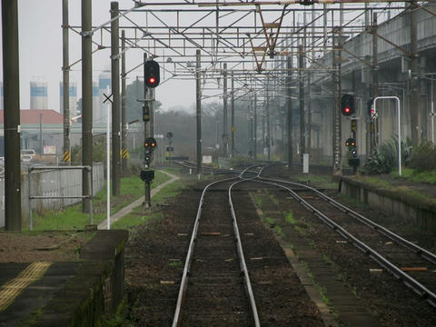 出水駅から八代方面を望む