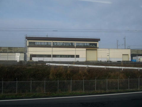 肥薩おれんじ鉄道から望む九州新幹線の保線基地