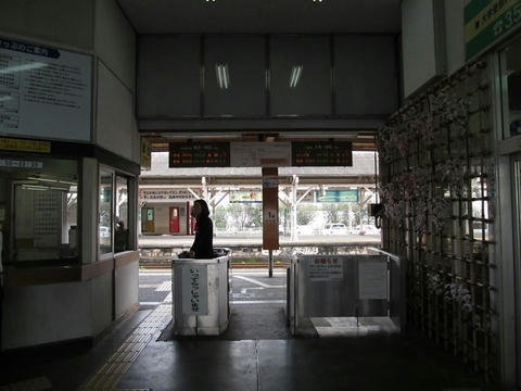 JR八代駅改札口