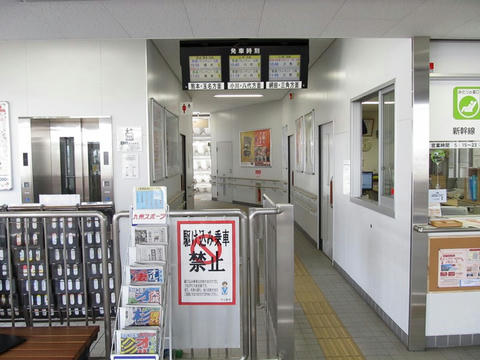 宇土駅改札口