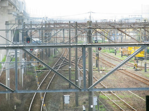 宇土駅自由通路から熊本方面を望む
