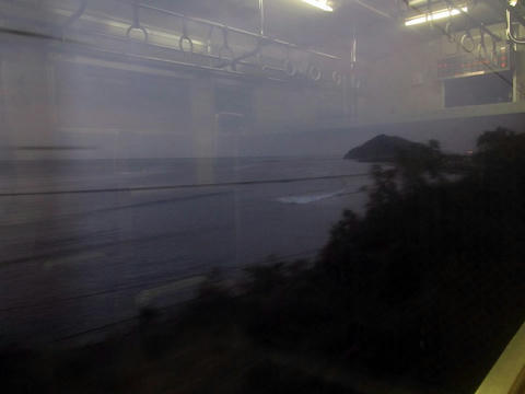 早朝の日南線沿線風景