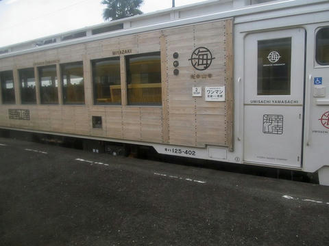 キハ125-402＠伊比井駅