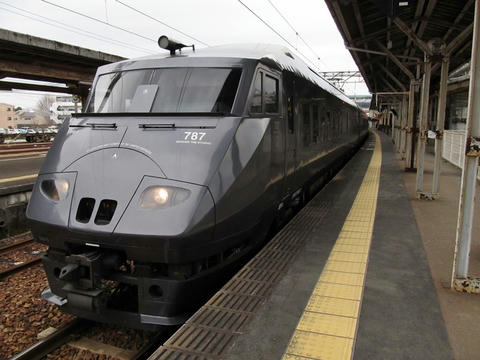 787系＠延岡駅