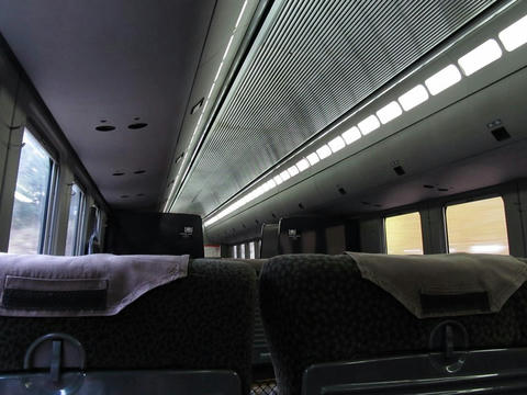 モハ787-1車内
