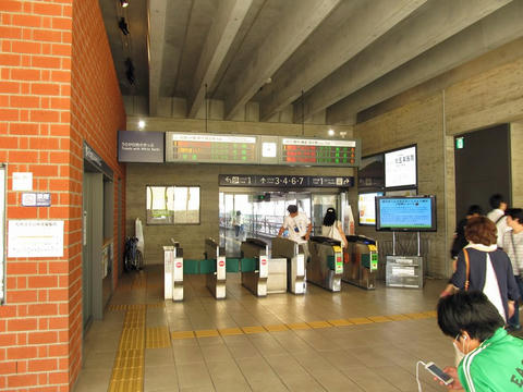 岩見沢駅改札口