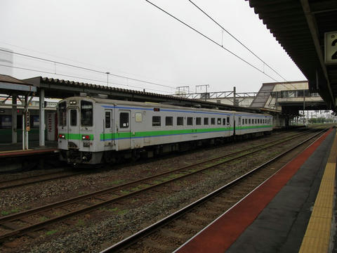 キハ143-104+154＠苫小牧駅