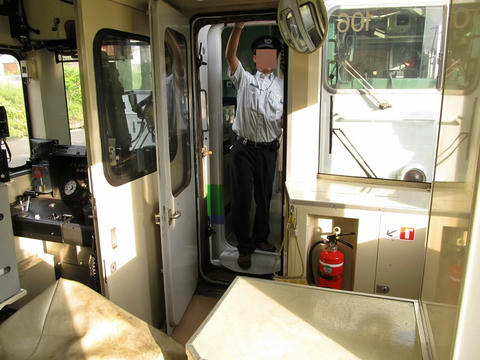 車内から見た解結作業＠豊浦駅