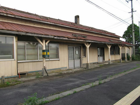 国縫駅駅舎