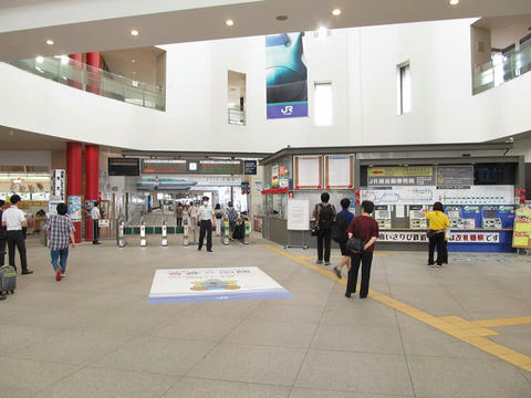 函館駅改札口・券売機