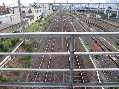 木古内駅自由通路から見た海峡線青森方
