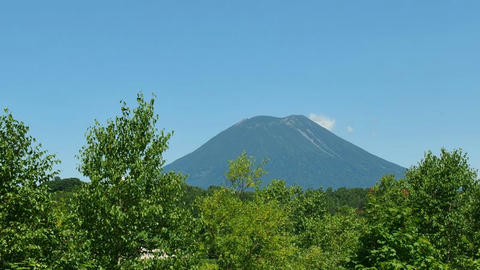ニセコ町黒川ビューポイントパーキングから見た羊蹄山