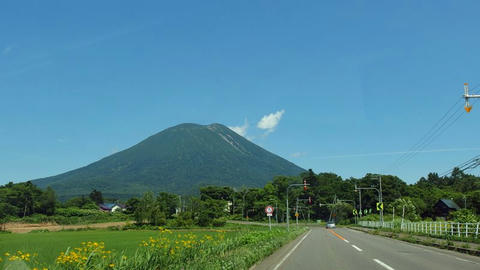 道道66号岩内洞爺線から見た羊蹄山