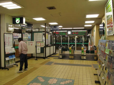 滝川駅改札口