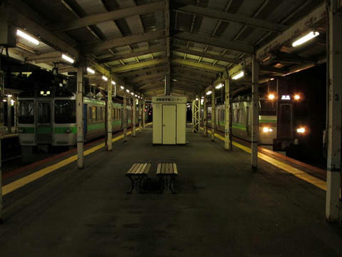 721系F-4編成・733系B-113編成＠滝川駅