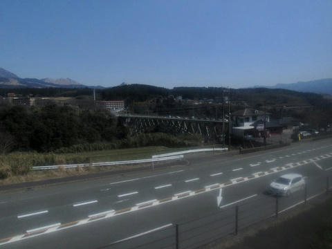豊肥本線車内から見た阿蘇大橋
