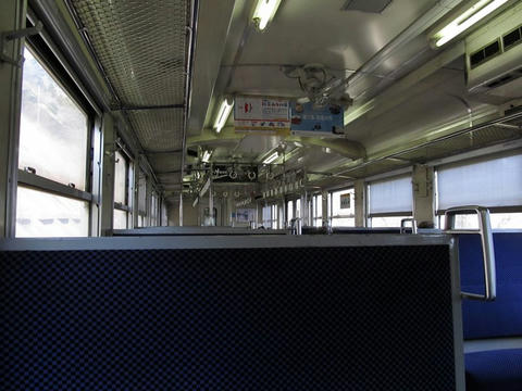 キハ147 182車内