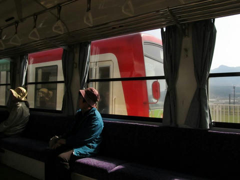 列車交換＠中松駅