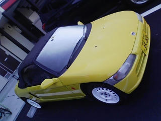 お約束の黄色