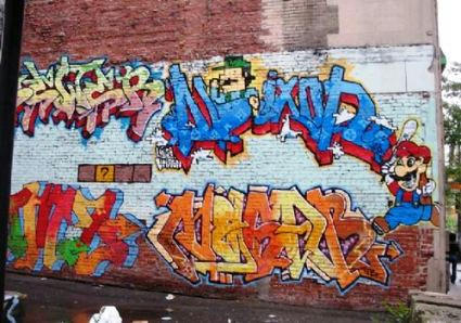 mario-painting-on-kabe.jpg