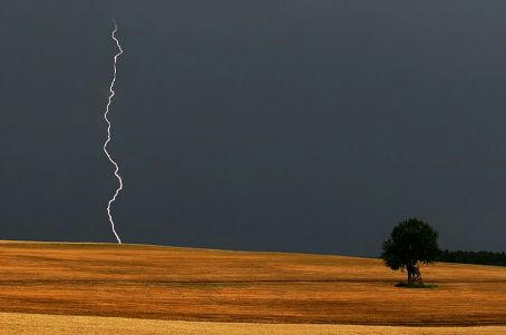 lightning-in-front-of-me.jpg